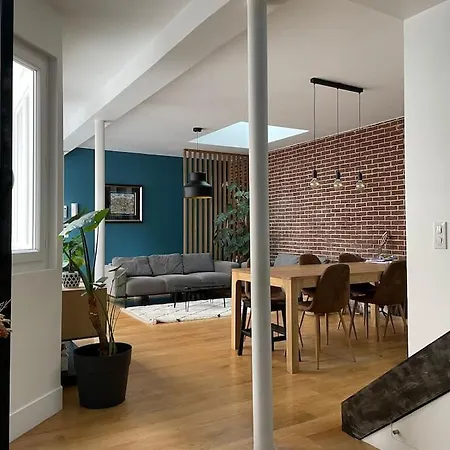 Apartment Like A Little House In The Center Of *