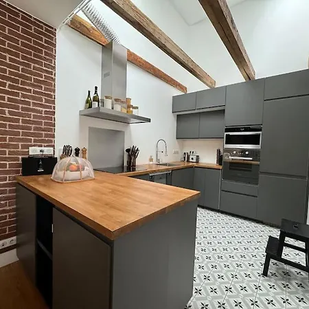 Apartment Like A Little House In The Center Of *