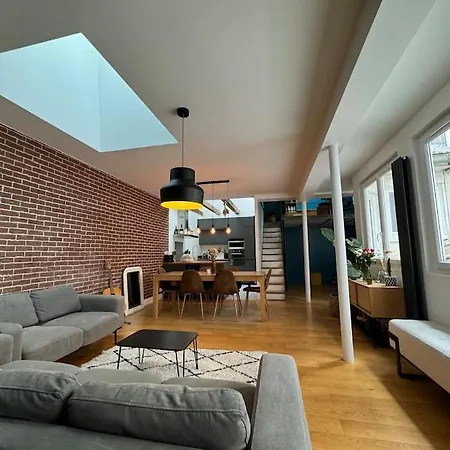 Like A Little House In The Center Of Apartment Paris
